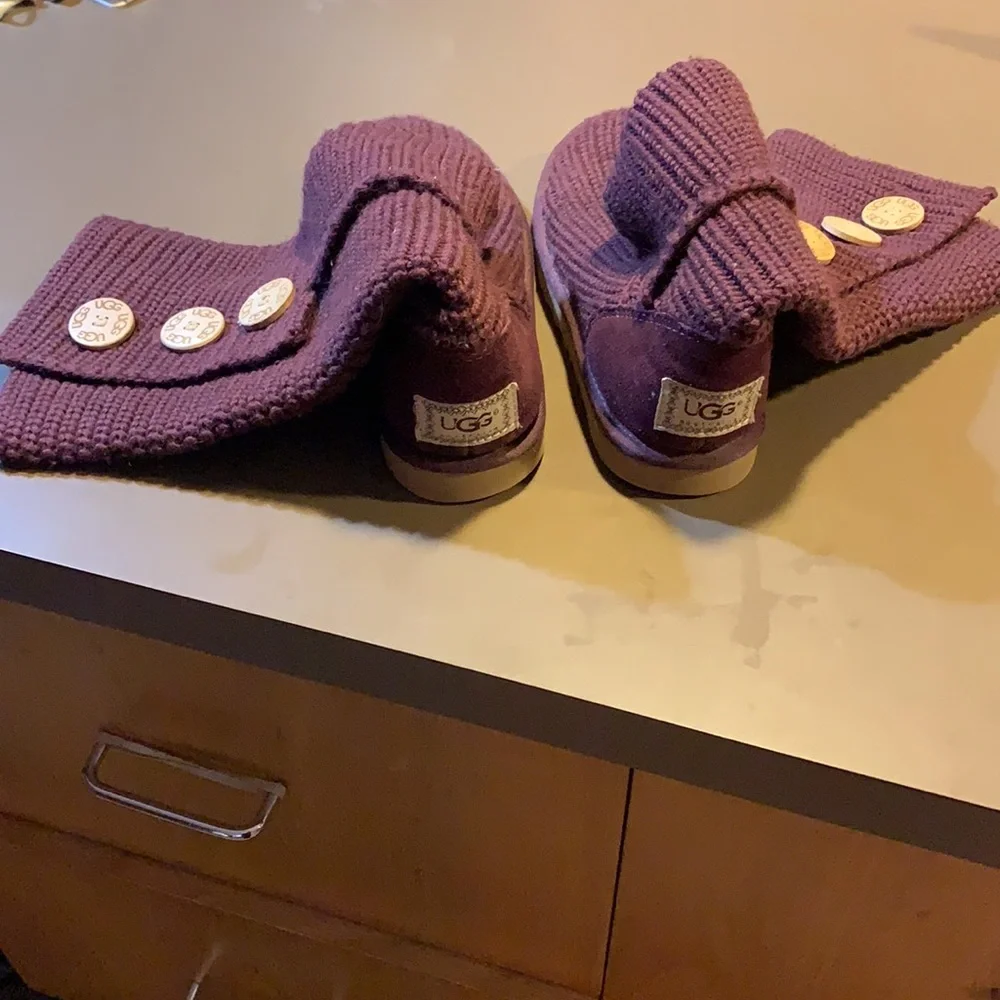 Ugg burgundy classic Cardi boot size 6